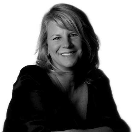 Portrait of Patty O, a professional stylist at Izzazu Salon, showcasing their expertise and style.